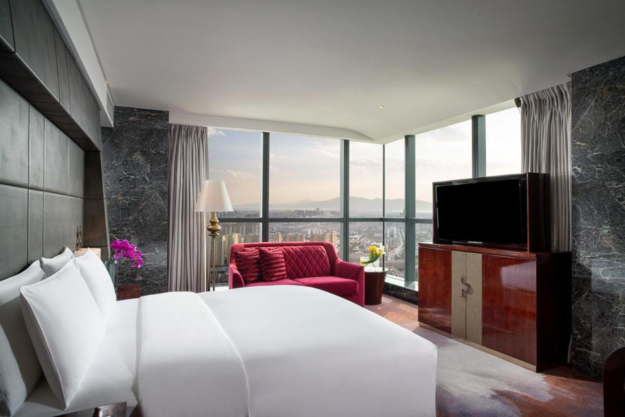 Отель Sofitel Куньмин Экстерьер фото